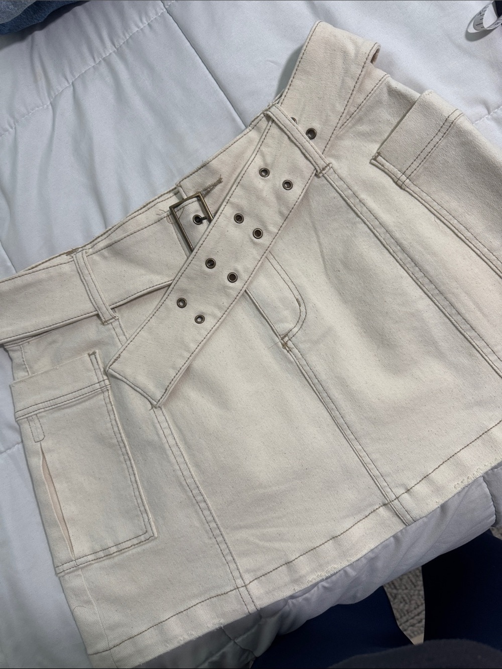 Indigo Rein Cream Denim Shorts with Built-In Belt New without tags